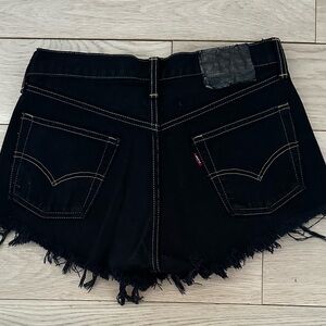 Vintage Levi’s cut off shorts 25/26